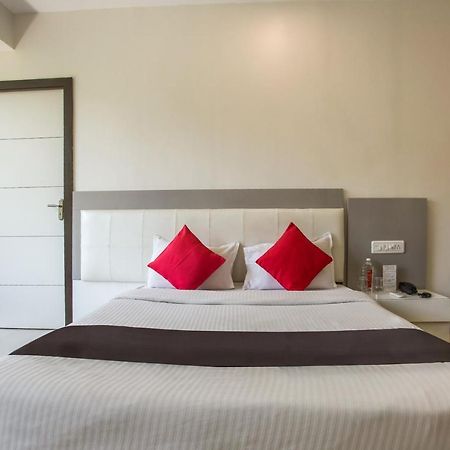 Capital O 35557 Hotel Aura Bombay Eksteriør billede