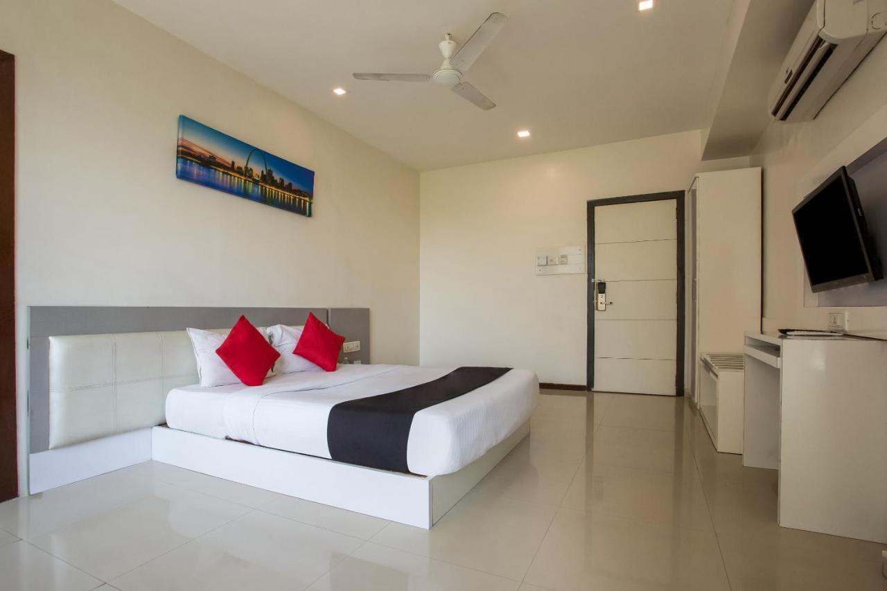 Capital O 35557 Hotel Aura Bombay Eksteriør billede