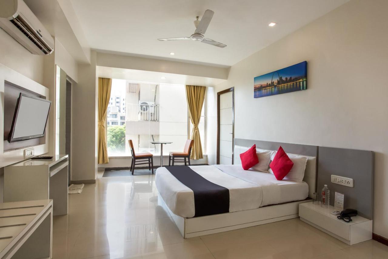 Capital O 35557 Hotel Aura Bombay Eksteriør billede